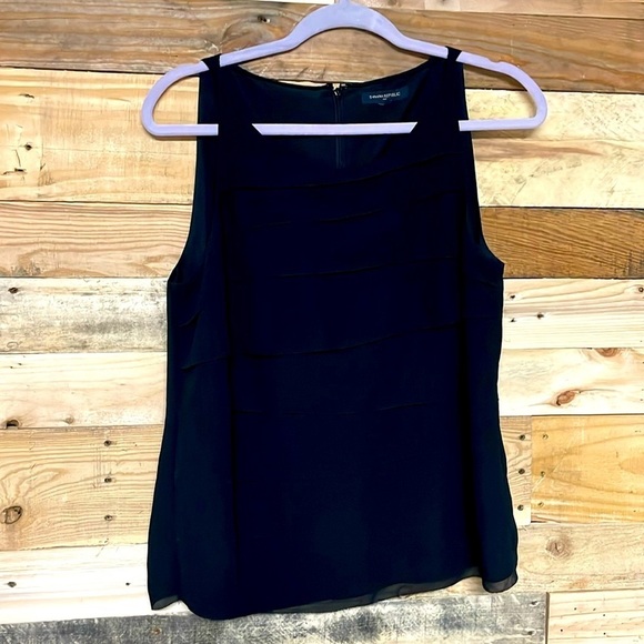 Banana Republic size small/medium black tiered sleeveless blouse - Picture 1 of 6